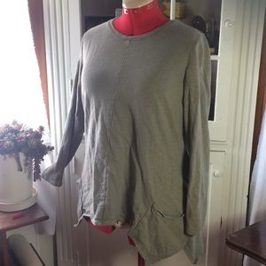 100% cotton asymmetrical pocketed top